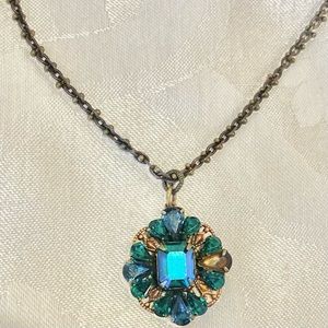 Liz Palacios regal Swarovski crystal pendant necklace